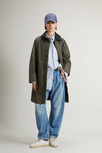 Dundee Trench Coat in Superwax Cotton Green photo 1 | Woolrich